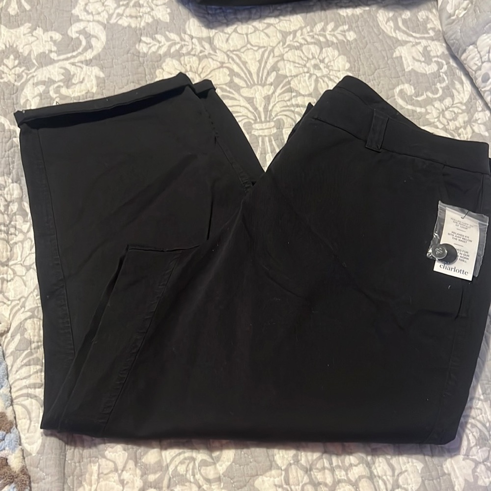 Black capri with cuffed leg Crown & Ivy